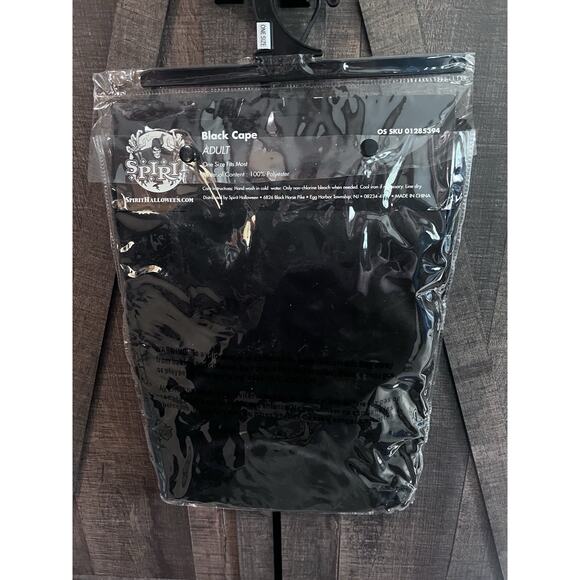 Halloween Black Cape SPIRIT One Size - Picture 2 of 4